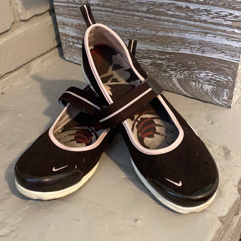 Nike Mary Janes Comfort Shoes